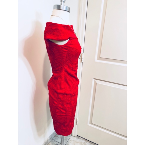 Cache over the shoulder Elegant dress - Picture 4 of 6